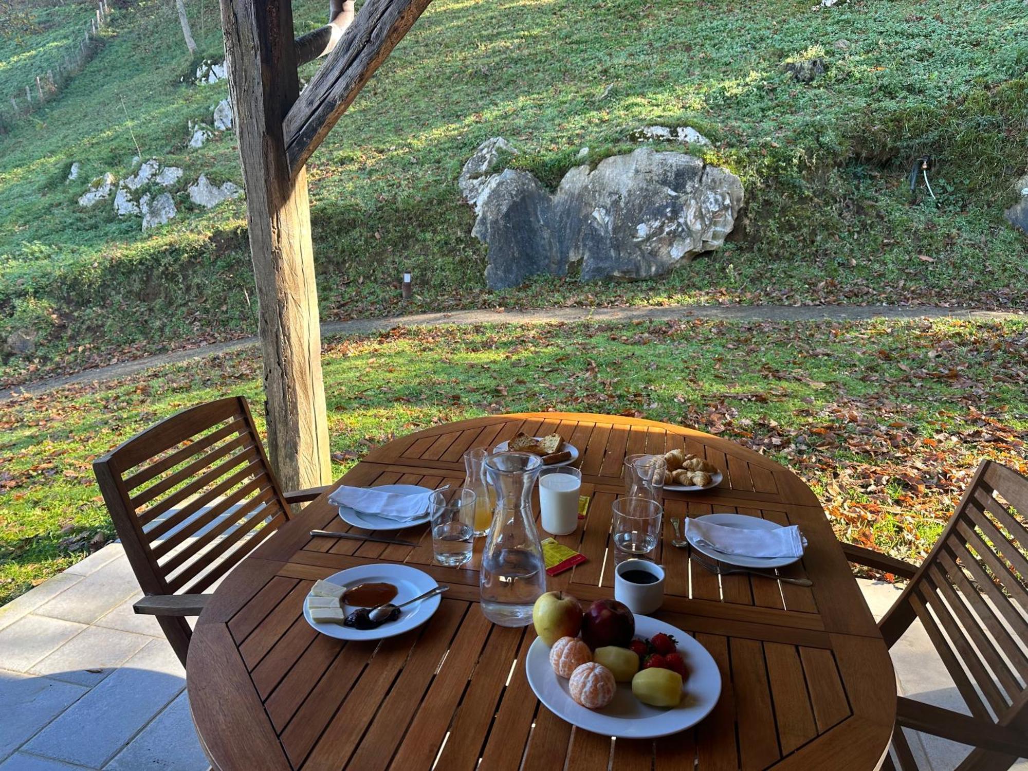 Arantza Apartamentuak Buitenkant foto